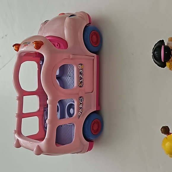 Fisher price little people bus with 2 characters. - Picture 2 of 13